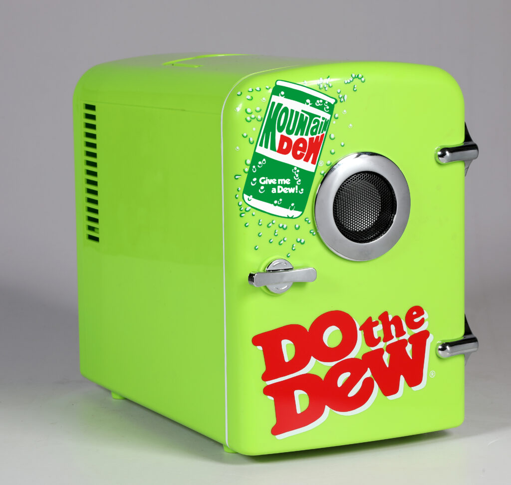 M. DEW 9 CAN MINI RETRO BEVERAGE FRIDGE W/BLUETOOTH SPEAKER Curtis